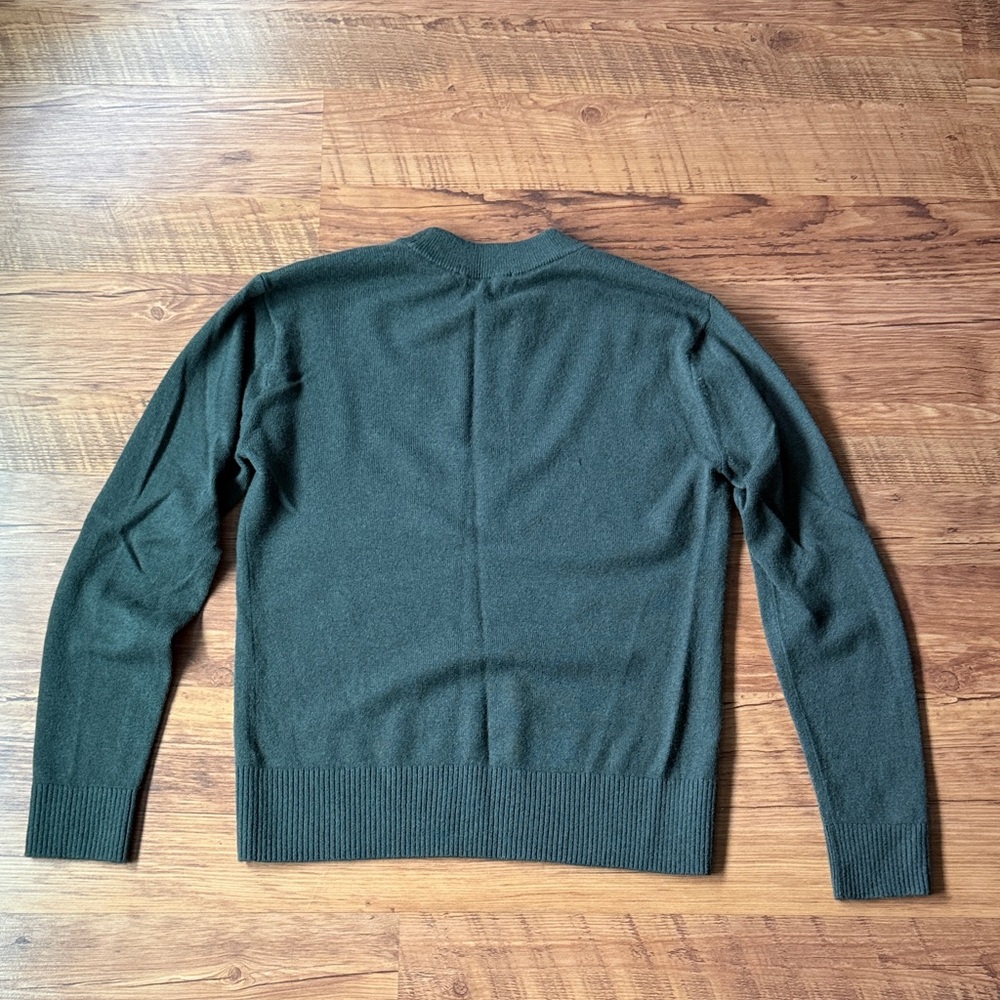 Everlane Cashmere Sweater in Forest Green - Picture 3 of 4